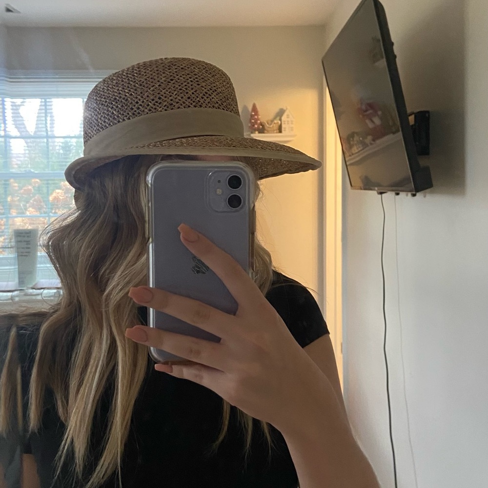 Ladies woven raffia hat